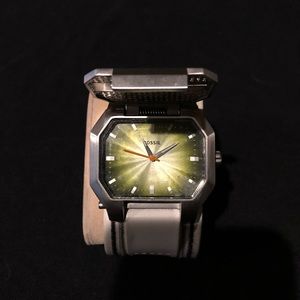Men’s white fossil watch